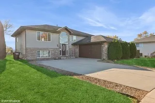 $259,000 | 592 Farmview Court, University Park, IL 60484