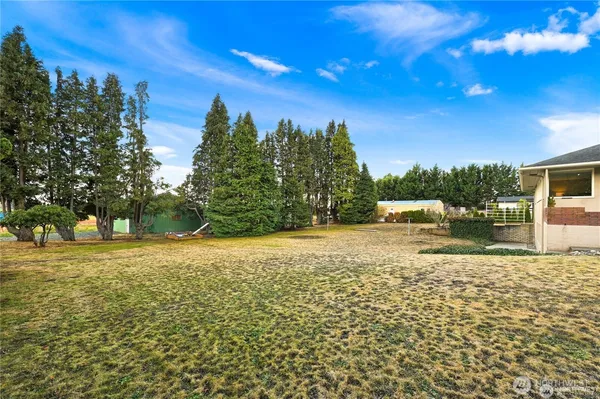 a view of an outdoor space and a yard