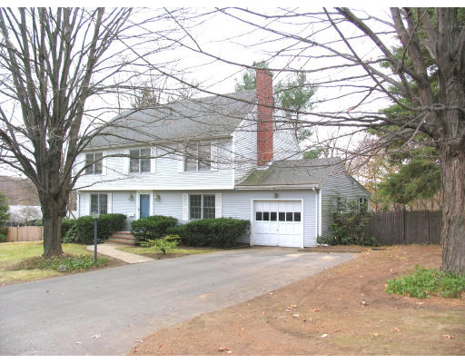 18 Selfridge Road Reading, MA 01867 - Photo 1 of 4 Gallery Image 1