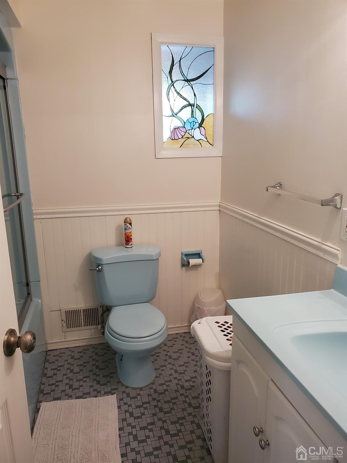 14 Magee Road Edison, NJ 08817 - Photo 19 of 36 Main Bathroom