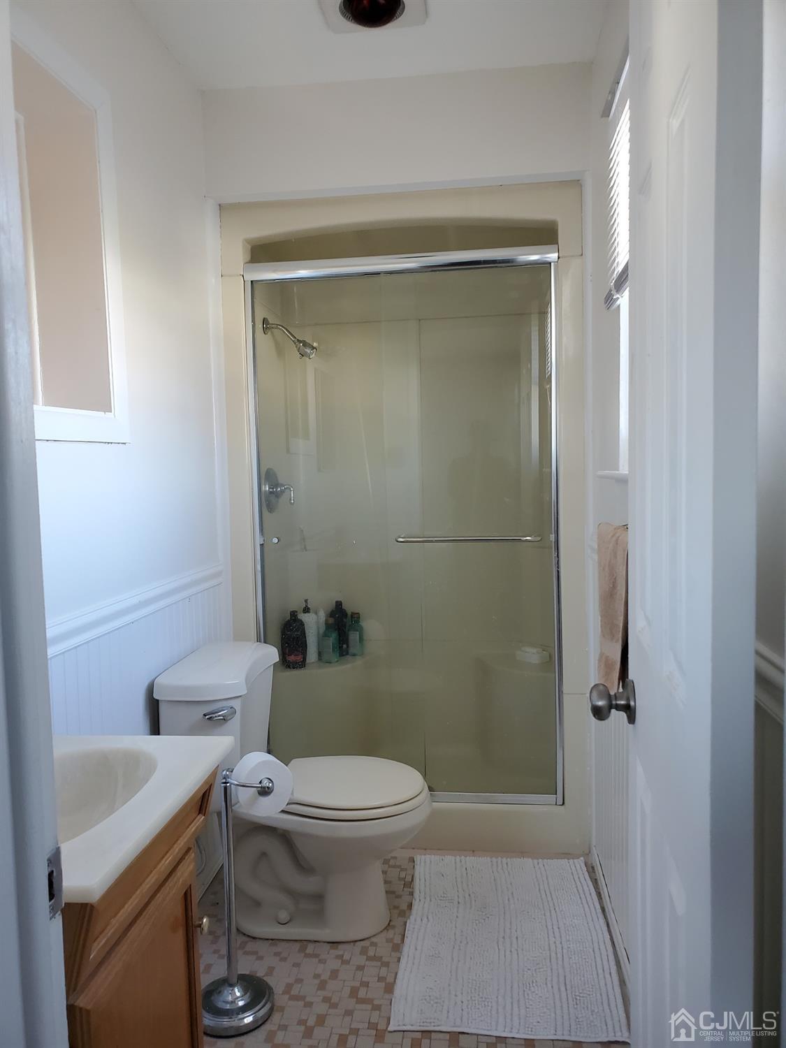 14 Magee Road Edison, NJ 08817 - Photo 27 of 36 Master Bathroom