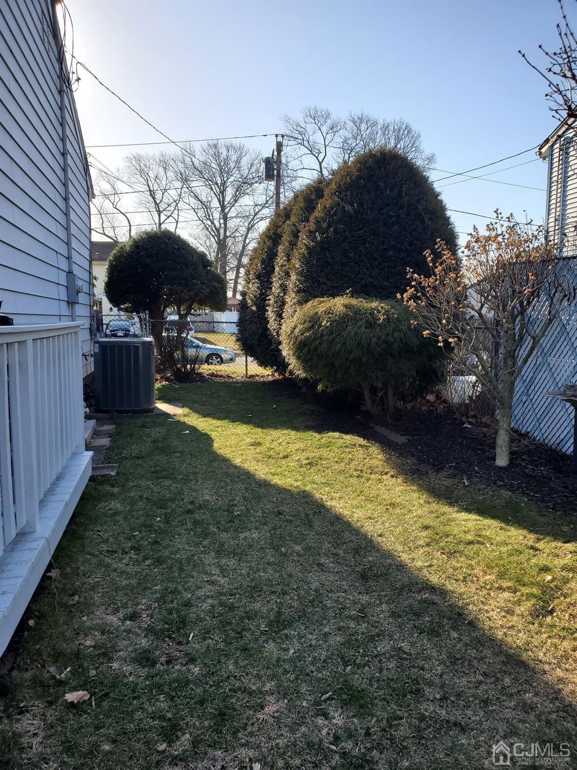 14 Magee Road Edison, NJ 08817 - Photo 34 of 36 Side Yard
