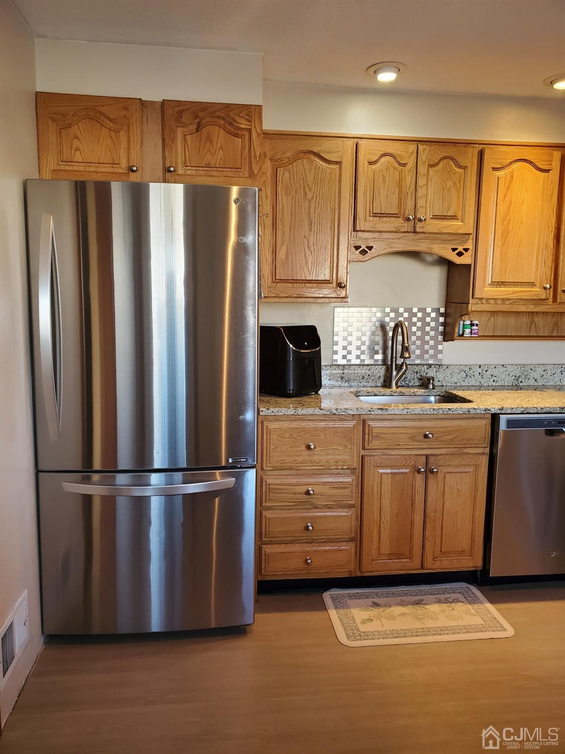 14 Magee Road Edison, NJ 08817 - Photo 8 of 36 New Stainless Steel Fridge and Dishwasher