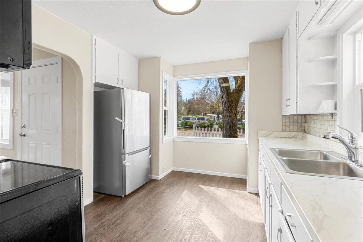 185 Peach Street Merlin, OR 97532 - Photo 13 of 21 Gallery Image 13