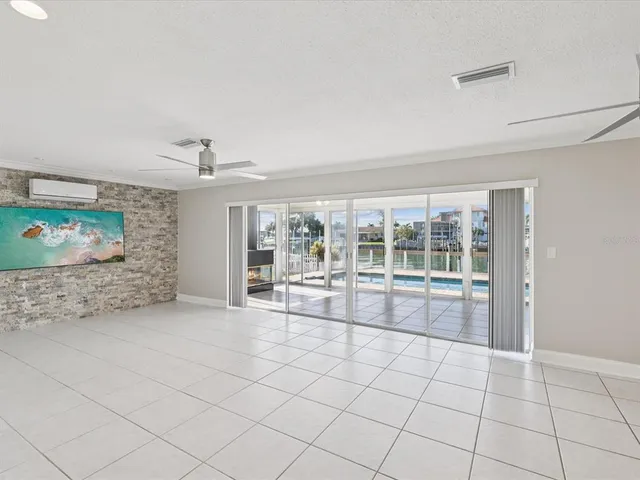 a view of a livingroom with furniture