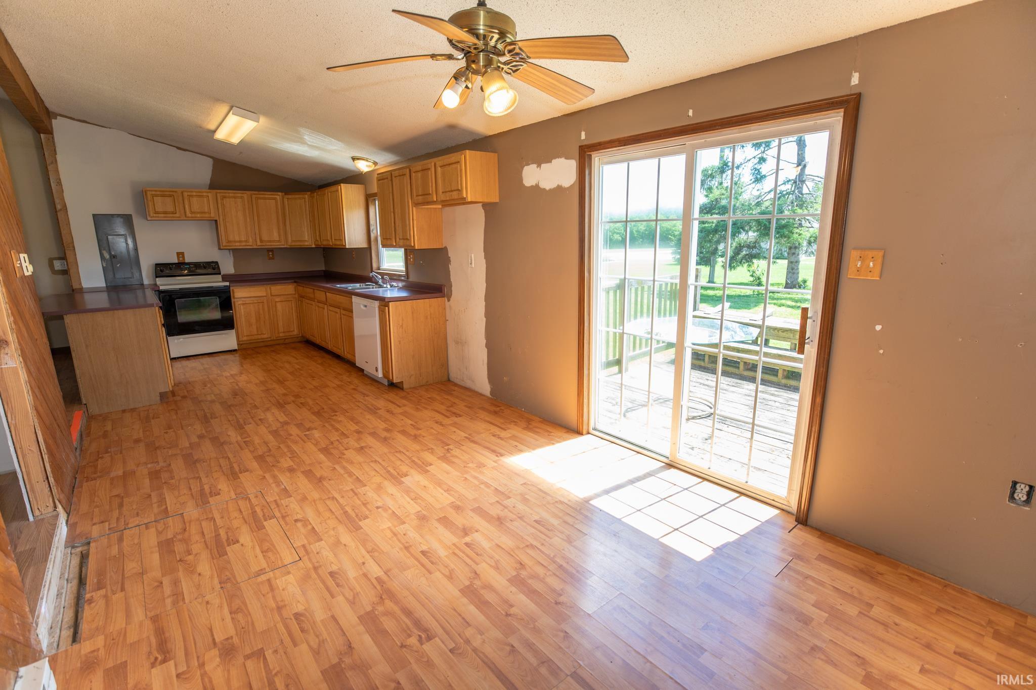 103 South Perry Street Rochester, IN 46975 - Photo 8 of 17