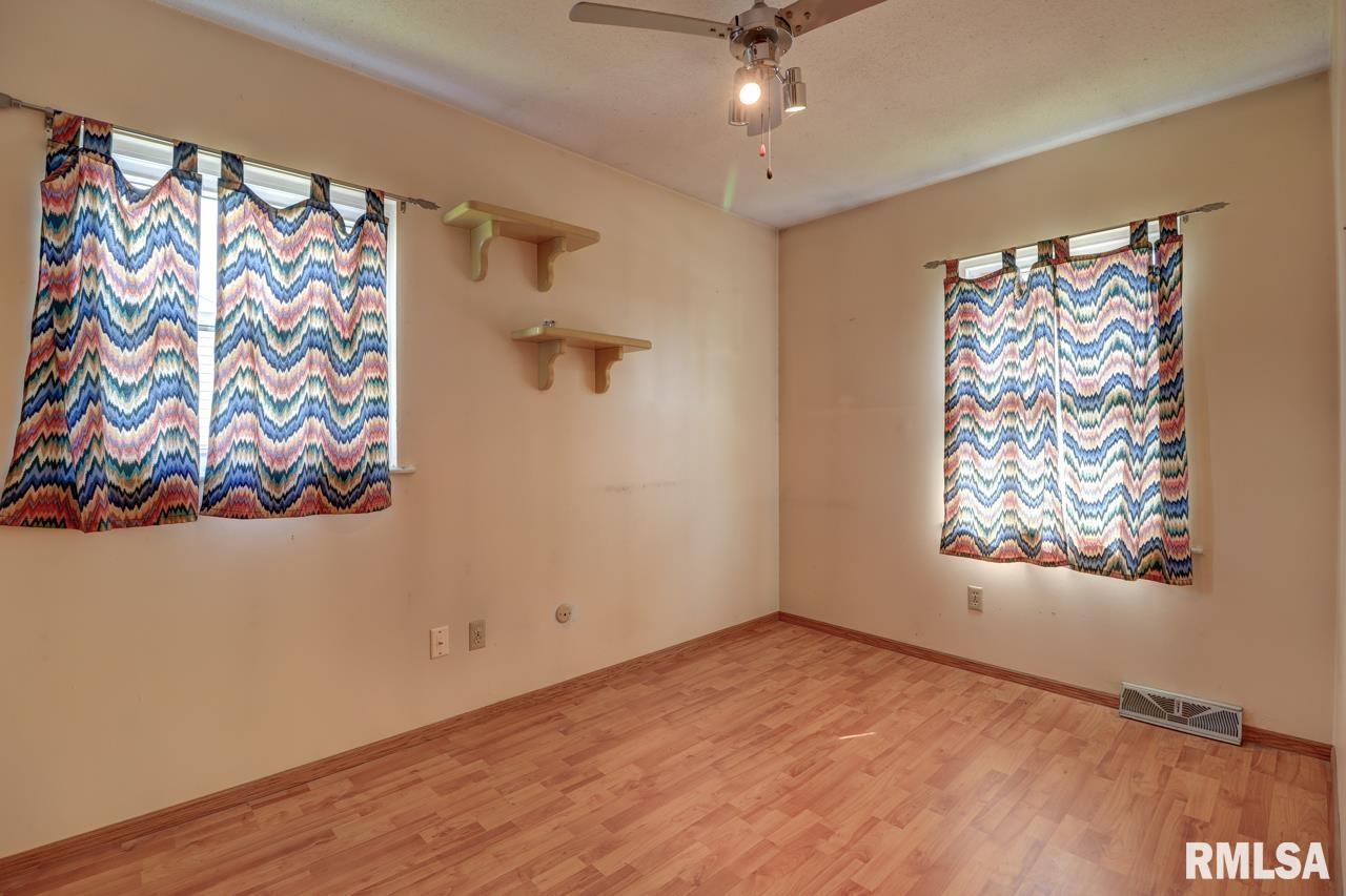 1356 Springdale Drive Clinton, IA 52732 - Photo 14 of 40