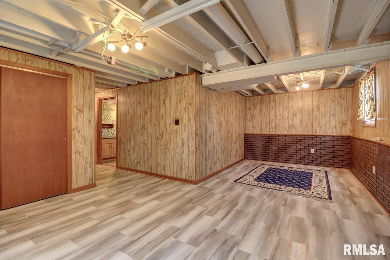 1356 Springdale Drive Clinton, IA 52732 - Photo 25 of 40