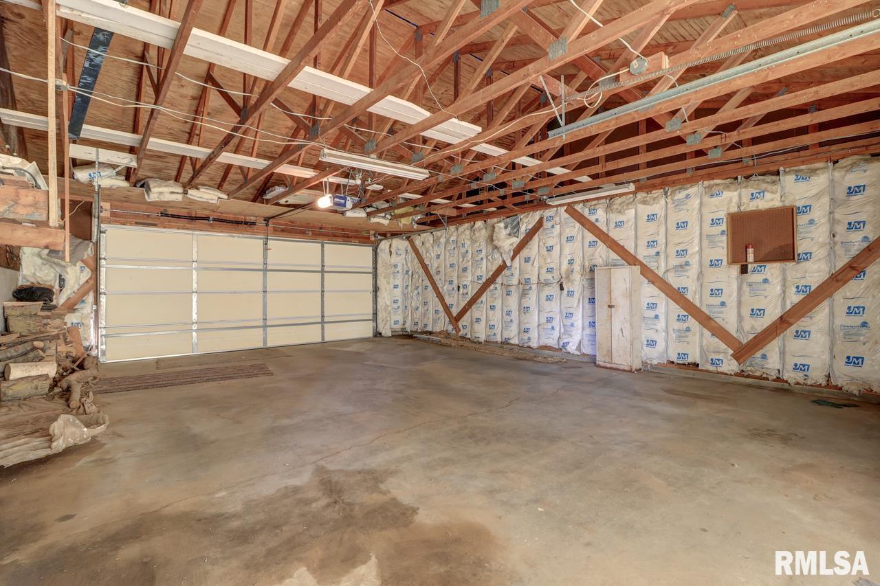 1356 Springdale Drive Clinton, IA 52732 - Photo 27 of 40