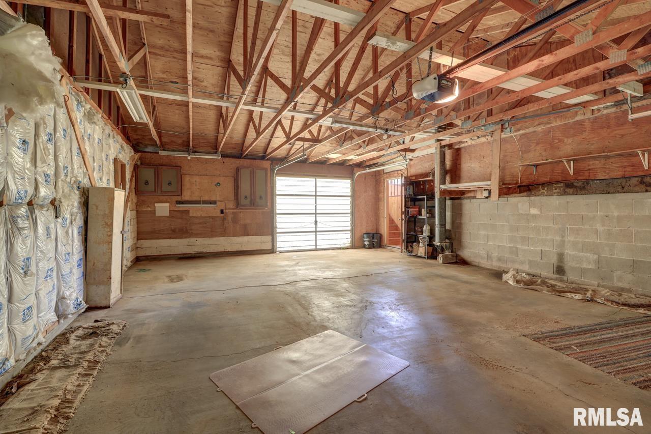 1356 Springdale Drive Clinton, IA 52732 - Photo 28 of 40