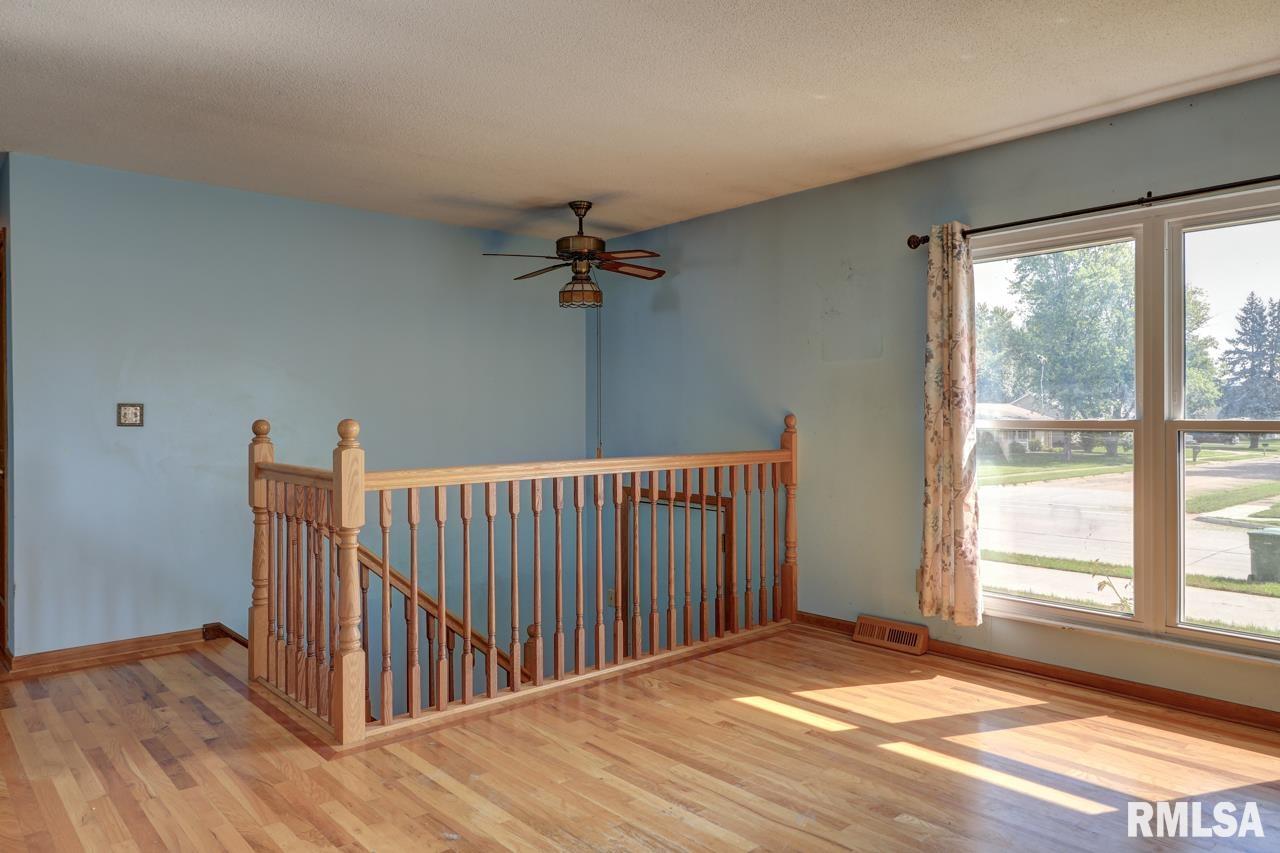 1356 Springdale Drive Clinton, IA 52732 - Photo 9 of 40