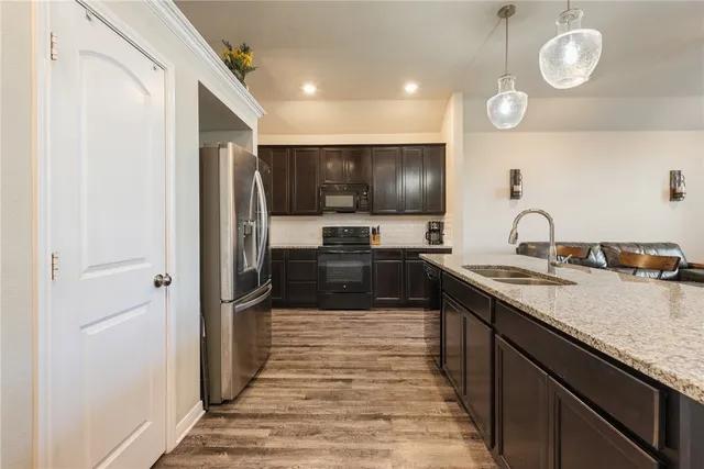 $299,900 | 2004 Dumfries Drive, Bryan, TX 77807