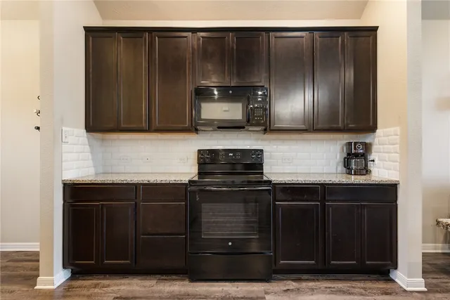 $299,900 | 2004 Dumfries Drive, Bryan, TX 77807