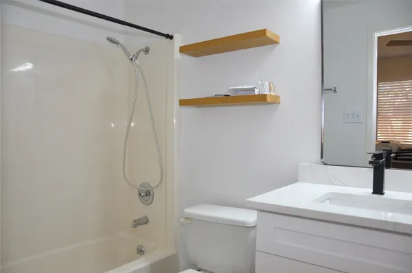 $1,575 | 804 Osage Drive, Unit A, Leander, TX 78641