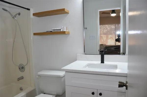 $1,575 | 804 Osage Drive, Unit A, Leander, TX 78641