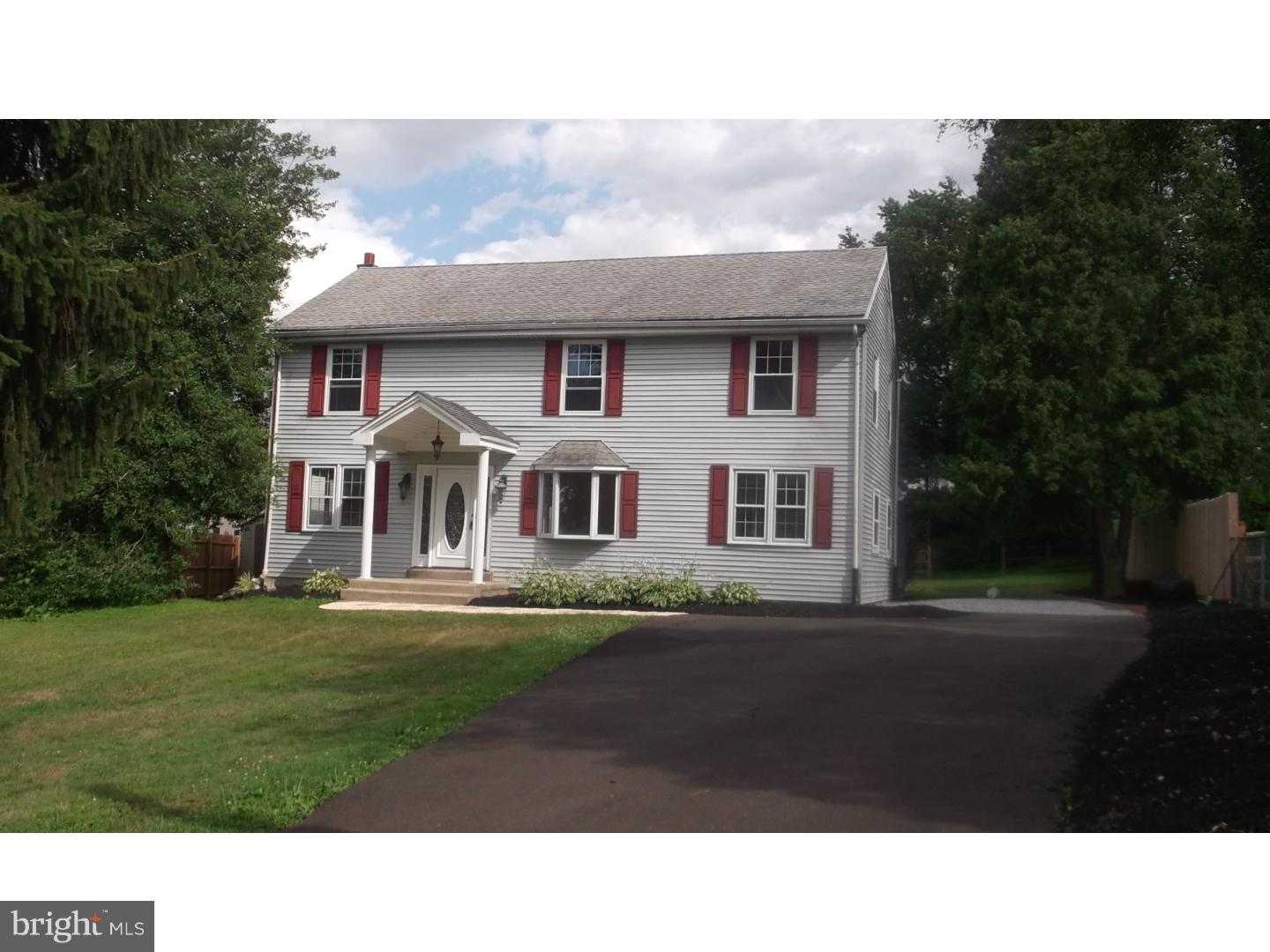 15163 Wayside Road Philadelphia, PA 19116 - Photo 2 of 24