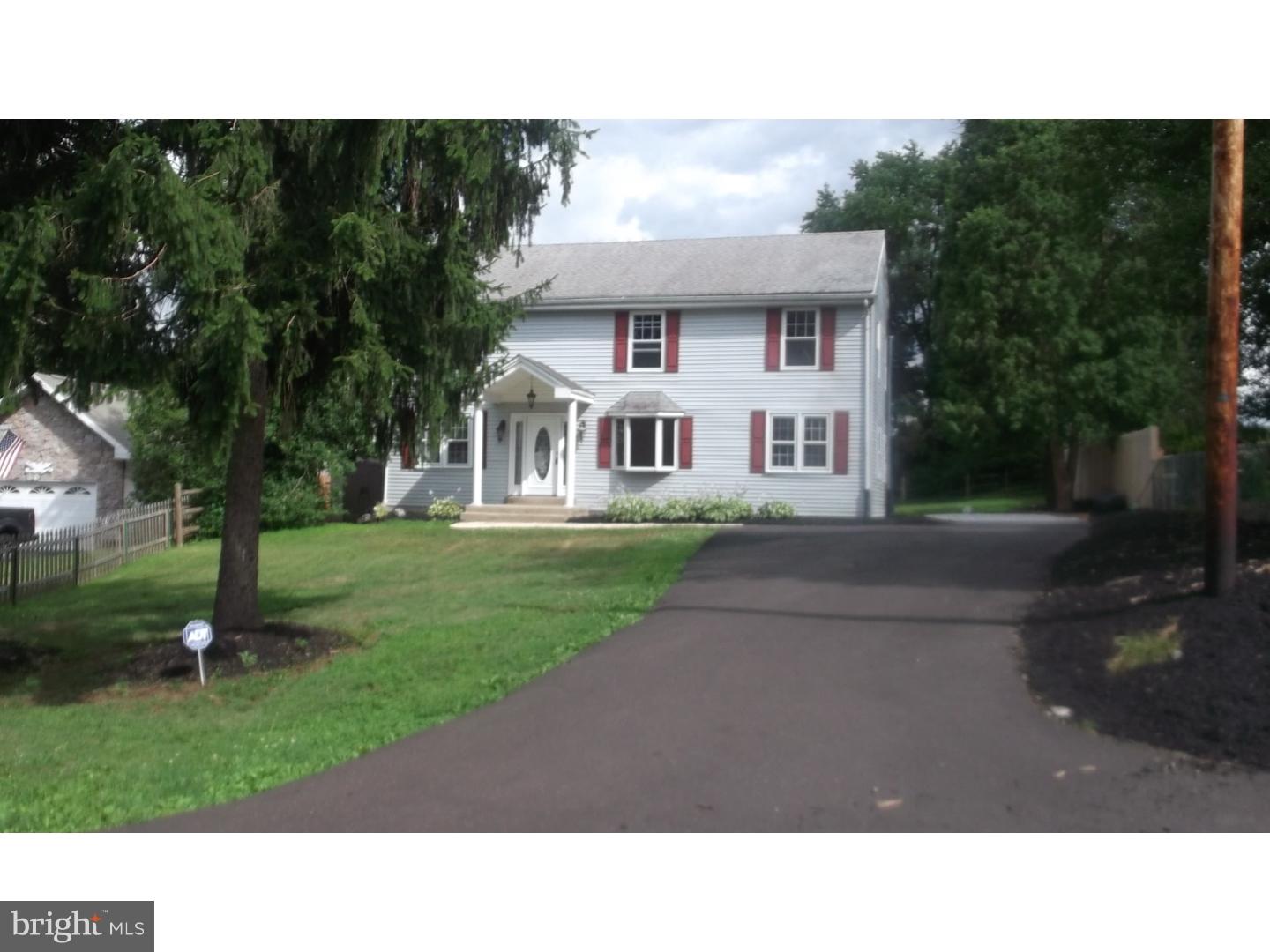 15163 Wayside Road Philadelphia, PA 19116 - Photo 3 of 24
