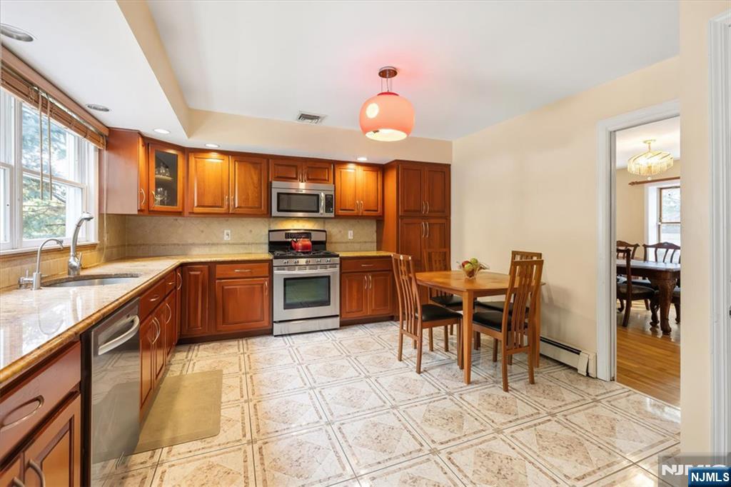 116 Pyle Street Oradell, NJ 07649 - Photo 12 of 38 Gallery Image 12