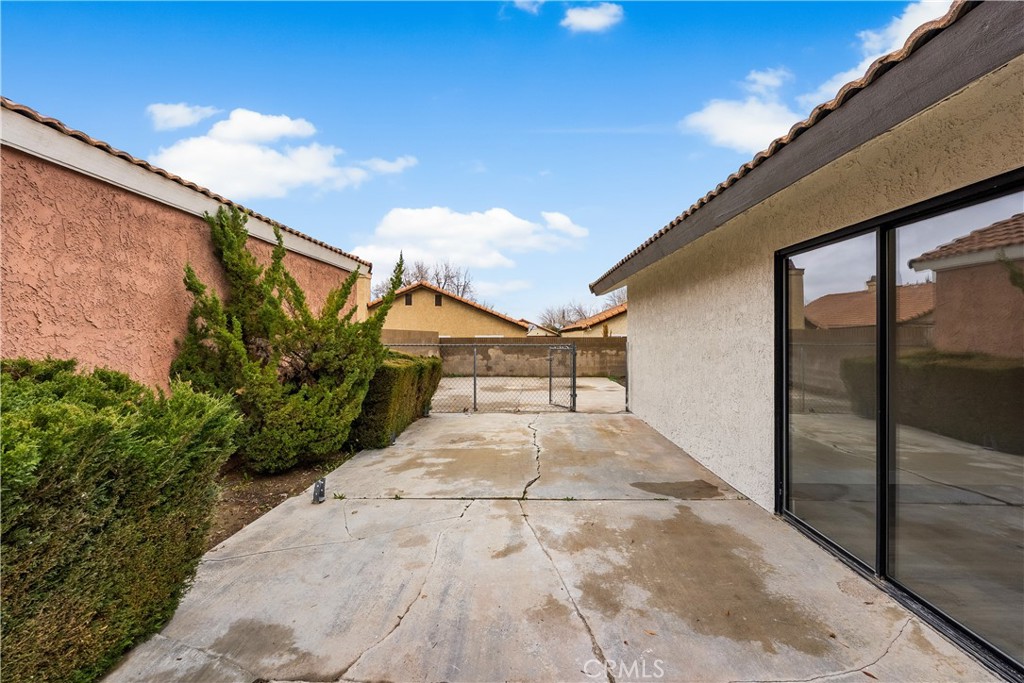 3563 East Ave R-11 Palmdale, CA 93550 - Photo 31 of 36 a view of outdoor space