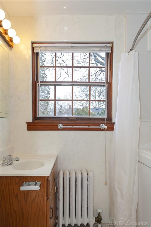 814 Barrington Road Grosse Pointe Park, MI 48230 - Photo 21 of 32