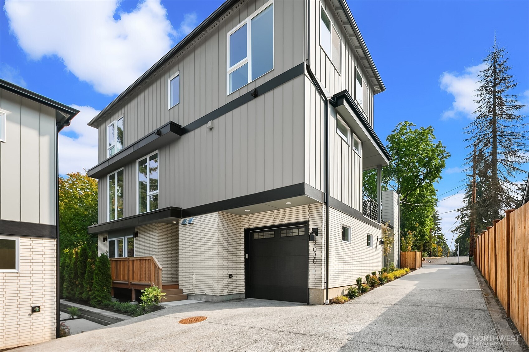 2030 Northeast 123rd Street Seattle, WA 98125 - Photo 3 of 31