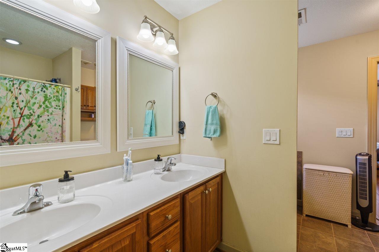 1781 Bishop Road Inman, SC 29349 - Photo 17 of 23