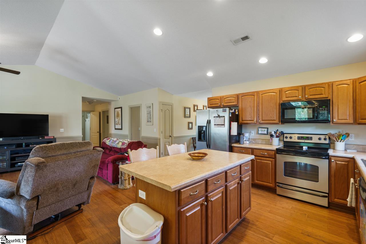 1781 Bishop Road Inman, SC 29349 - Photo 6 of 23
