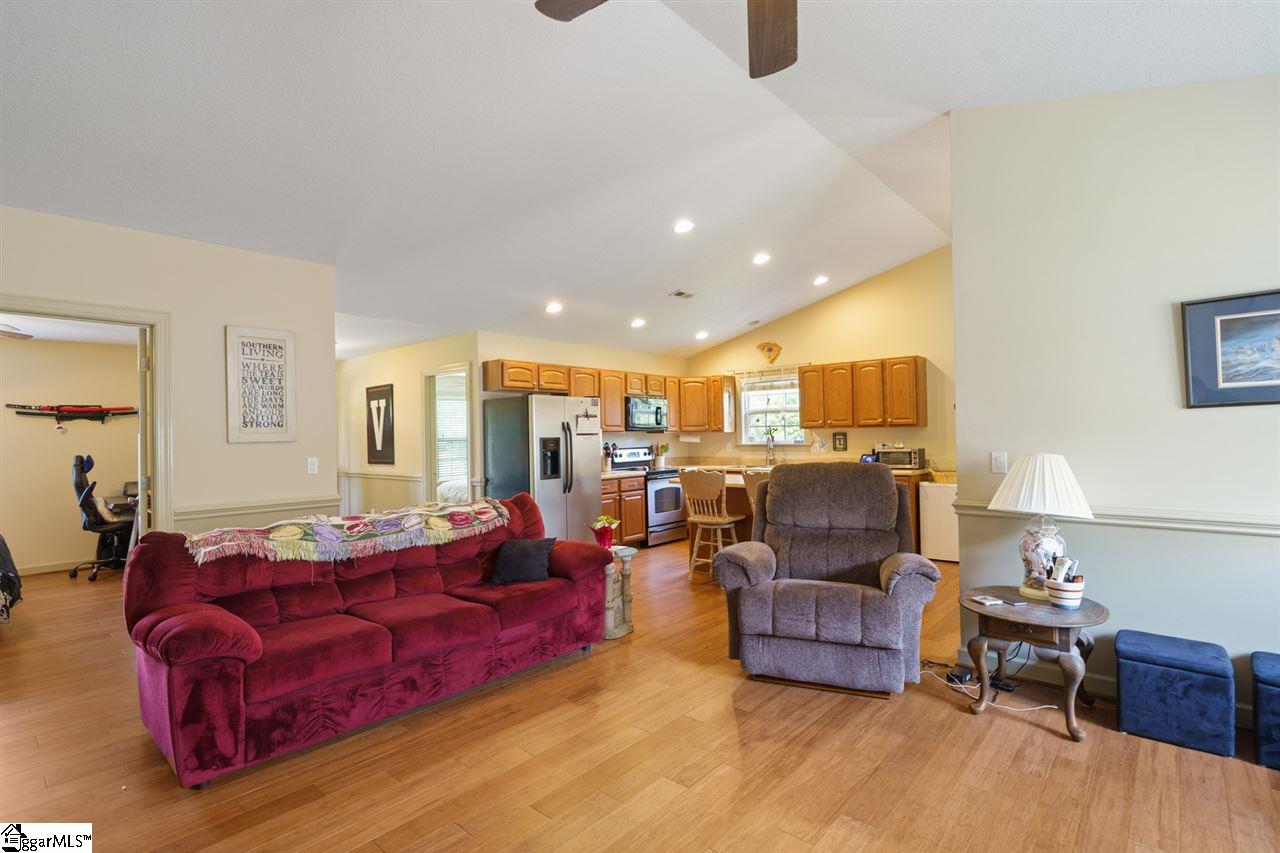 1781 Bishop Road Inman, SC 29349 - Photo 9 of 23