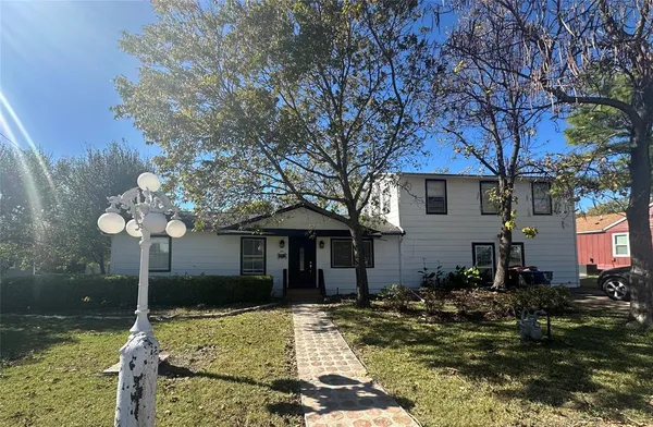 $170,000 | 807 North Houston Street, Royse City, TX 75189