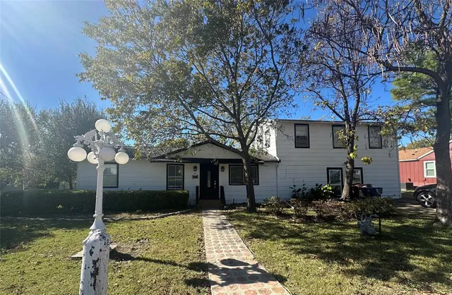 $269,500 | 807 North Houston Street, Royse City, TX 75189