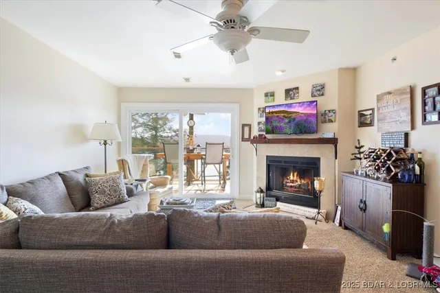 $314,500 | 222 Park Pl Lane, Unit 2C, Kaiser, MO 65047