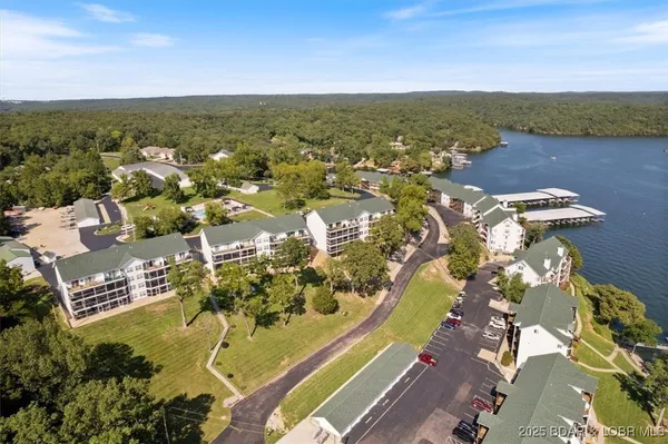 $314,500 | 222 Park Pl Lane, Unit 2C, Kaiser, MO 65047