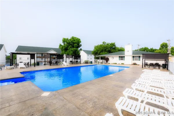 $314,500 | 222 Park Pl Lane, Unit 2C, Kaiser, MO 65047