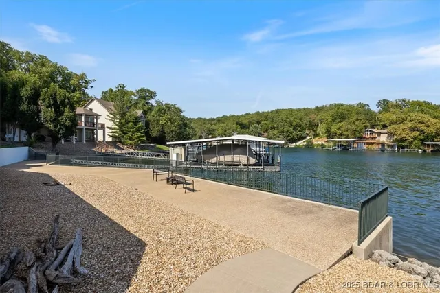 $314,500 | 222 Park Pl Lane, Unit 2C, Kaiser, MO 65047