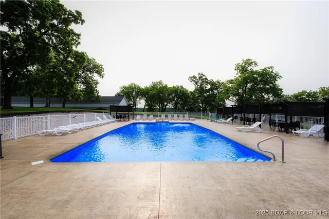 $314,500 | 222 Park Pl Lane, Unit 2C, Kaiser, MO 65047