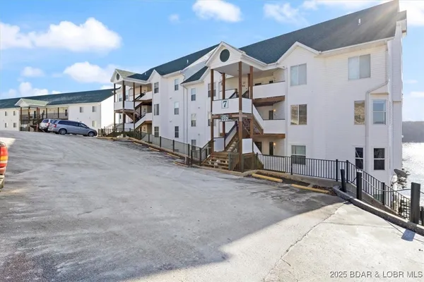 $314,500 | 222 Park Pl Lane, Unit 2C, Kaiser, MO 65047