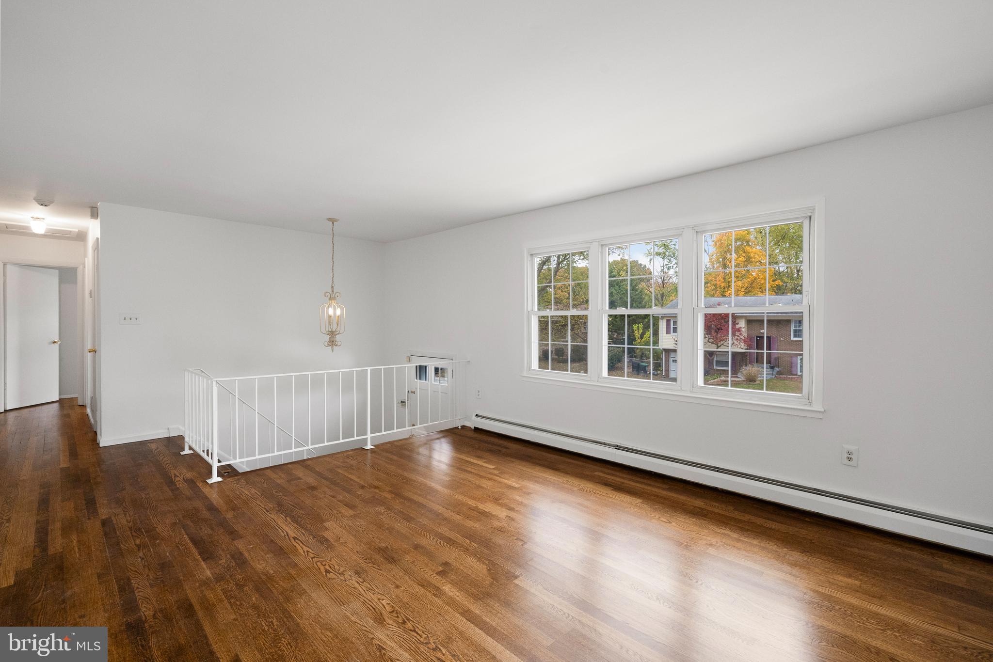 13652 Kingsman Road Woodbridge, VA 22193 - Photo 5 of 24 Gallery Image 5