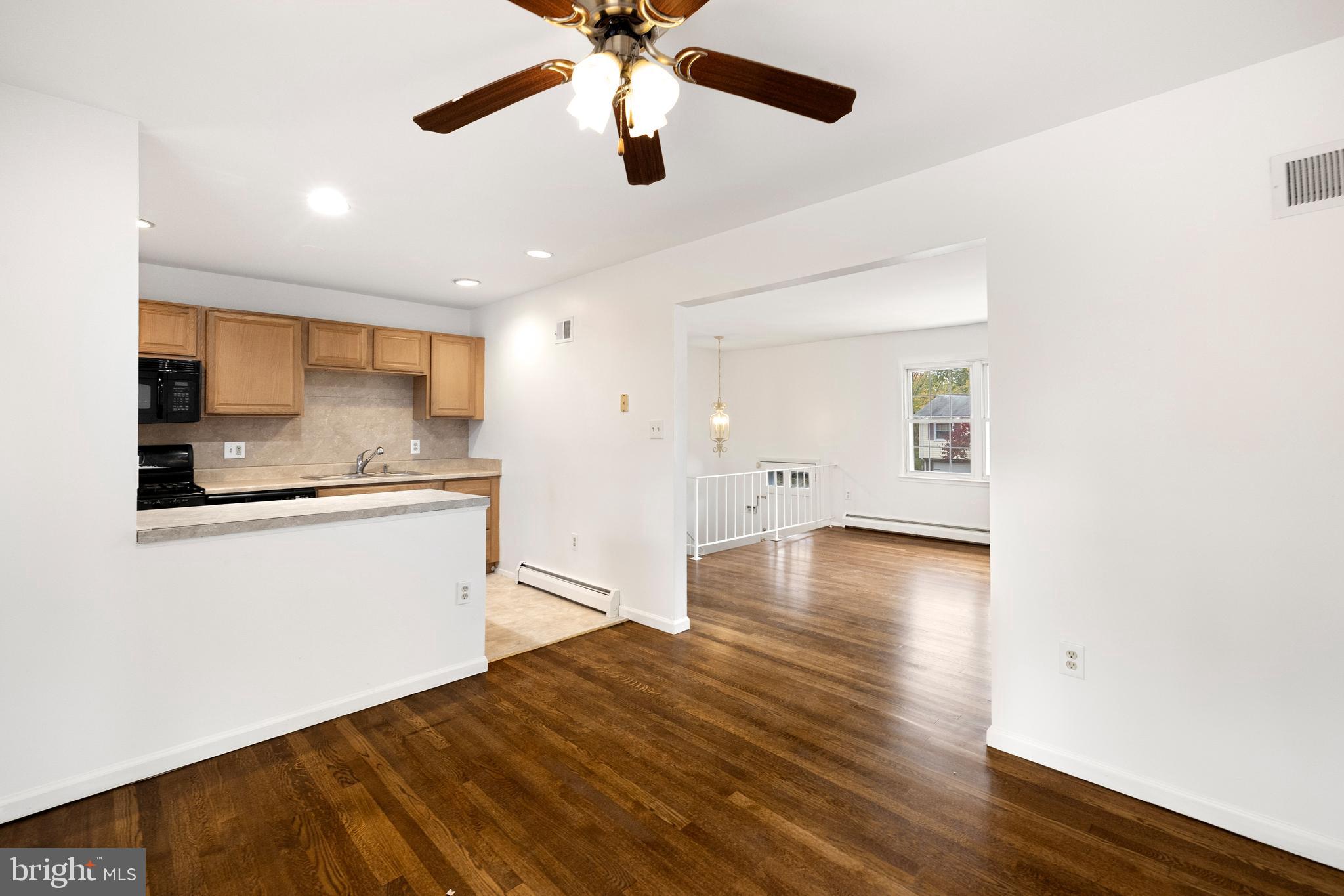 13652 Kingsman Road Woodbridge, VA 22193 - Photo 7 of 24 Gallery Image 7