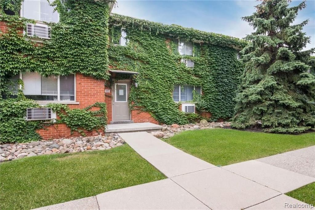 629 West Maple Road, Unit 6298 Clawson, MI 48017 - Photo 1 of 20