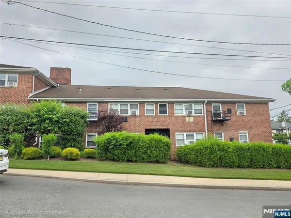 $2,000 | 1624 Valley Street, Unit 2B, Fort Lee, NJ 07024