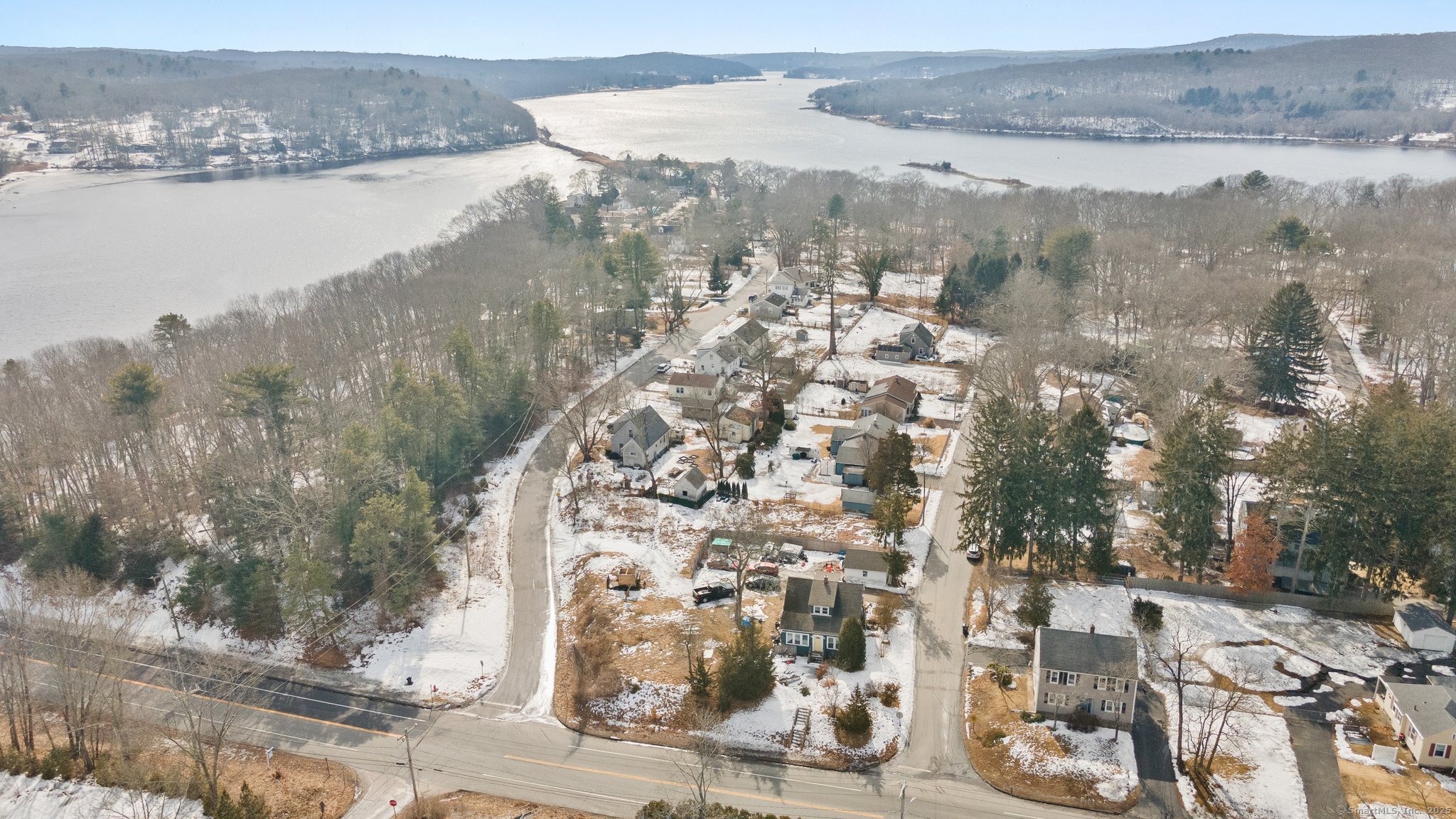 3 Holdsworth Road Preston, CT 06365 - Photo 6 of 12 a view of a city