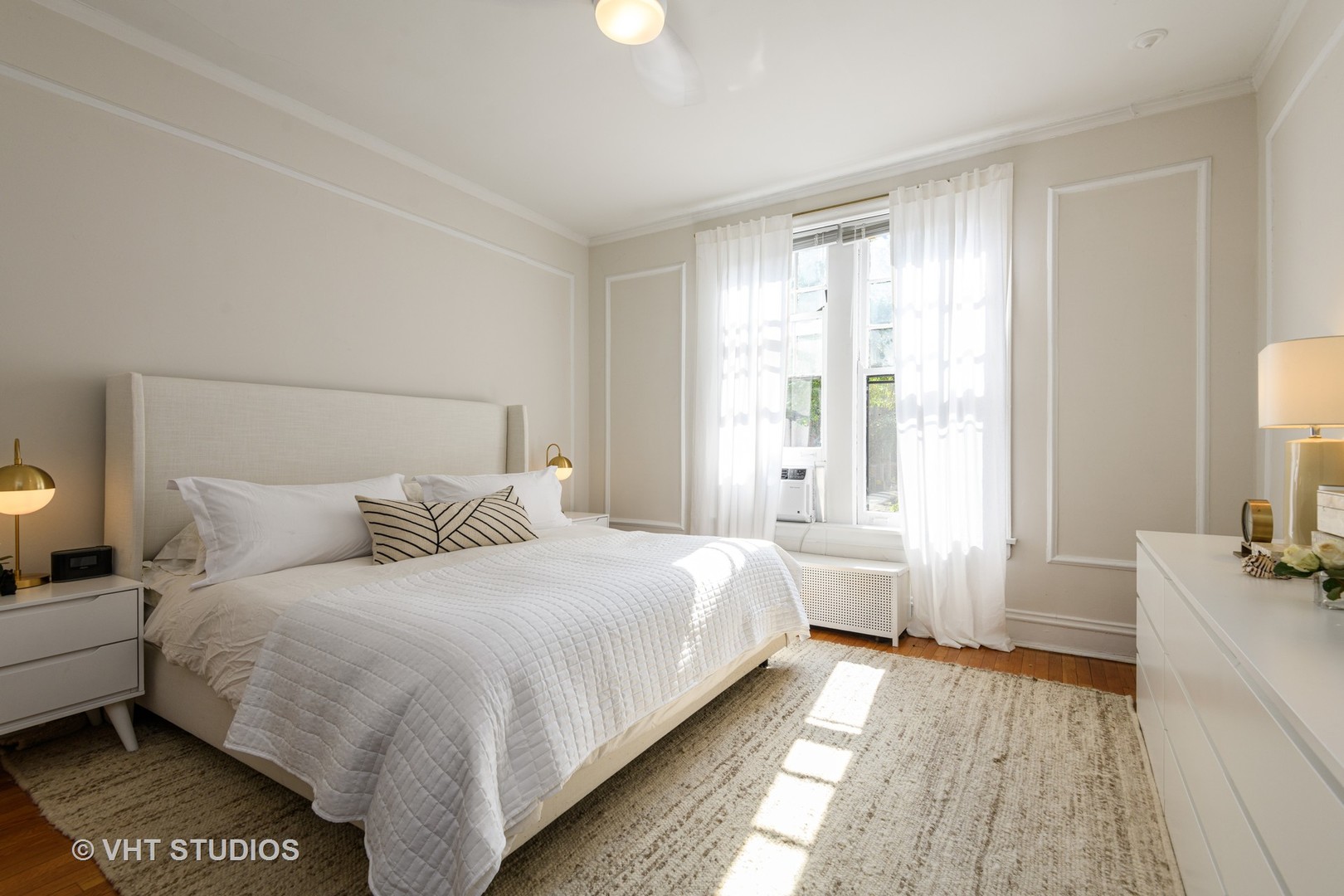 450 West Surf Street, Unit 1 Chicago, IL 60657 - Photo 8 of 14