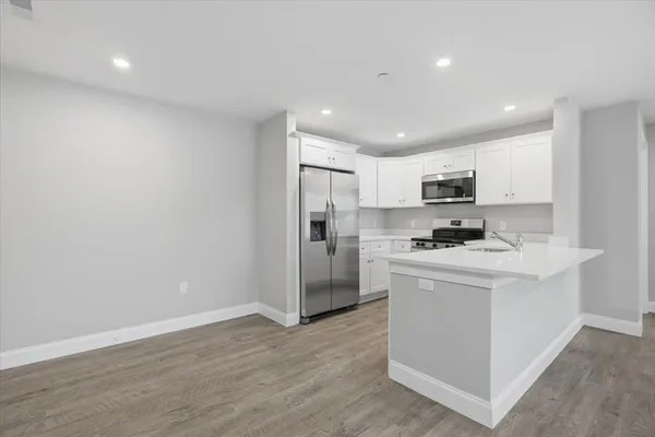 $2,400 | 204 Central Street, Unit C, Avon, MA 02322