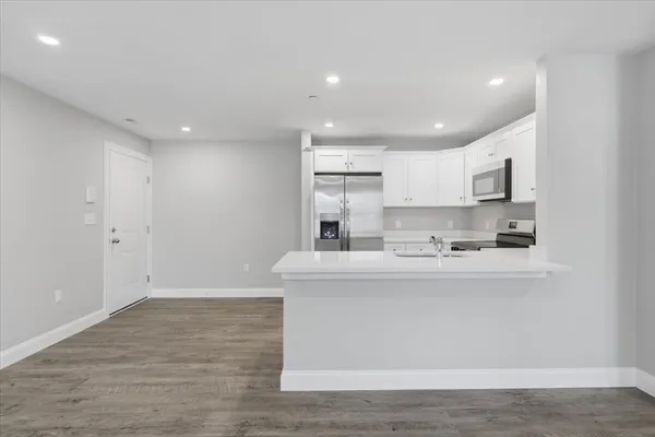 $2,400 | 204 Central Street, Unit C, Avon, MA 02322