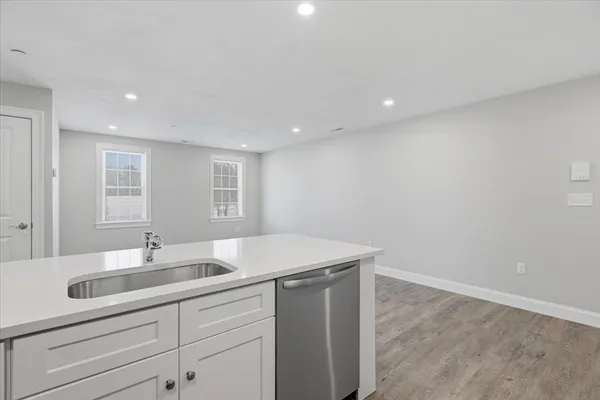 $2,400 | 204 Central Street, Unit C, Avon, MA 02322