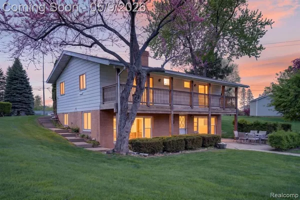 $500,000 | 1365 Blue Water Drive, Fenton, MI 48430