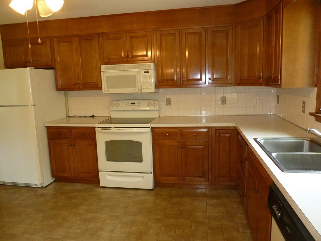 33 Tupelo Road Worcester, MA 01606 - Photo 7 of 21 Gallery Image 7