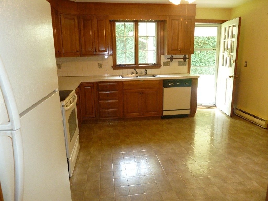 33 Tupelo Road Worcester, MA 01606 - Photo 9 of 21 Gallery Image 9