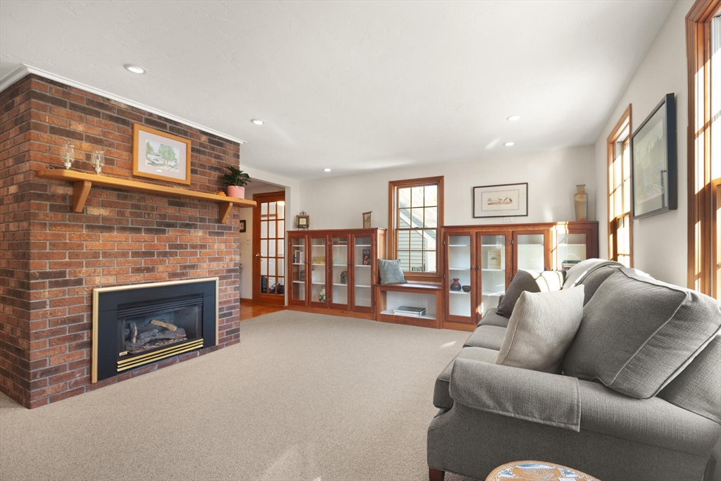 15 Locke Road Chelmsford, MA 01824 - Photo 23 of 42