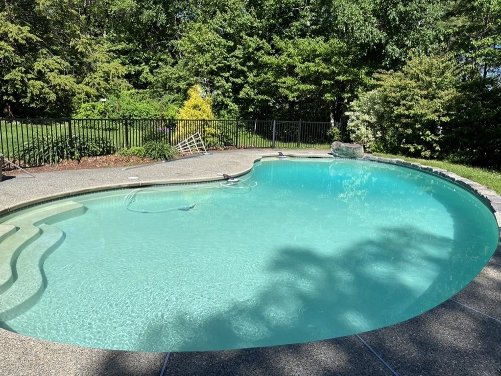 15 Locke Road Chelmsford, MA 01824 - Photo 39 of 42